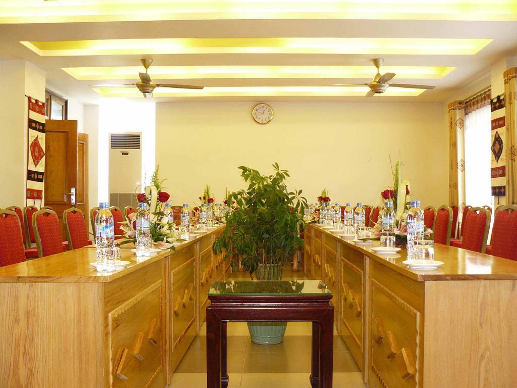 Lao Cai Galaxy Hotel Bagian luar foto